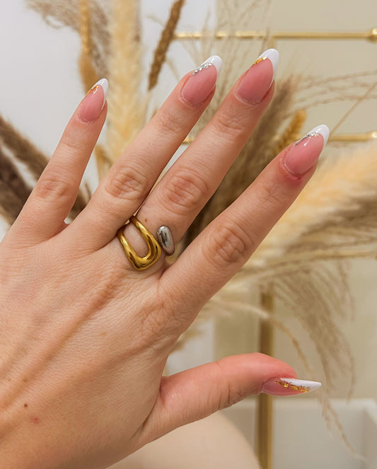 Anello "Abbraccio Infinito"